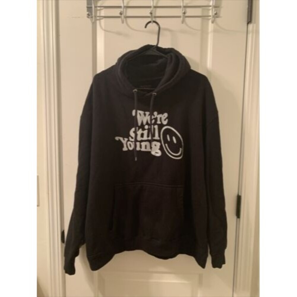 Fanjoy Hoodie Sweatshirt We’re Still Young Mens 2XL Smiley Face Black Hoodie